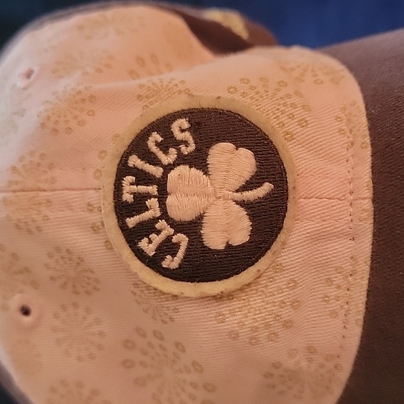 Women's brown & pink Celtics hat - Picture 4 of 5